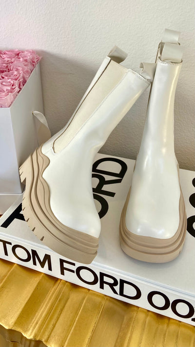 ARI RUBBER CHUNKY SOLE BOOTS (Off white/ nude)