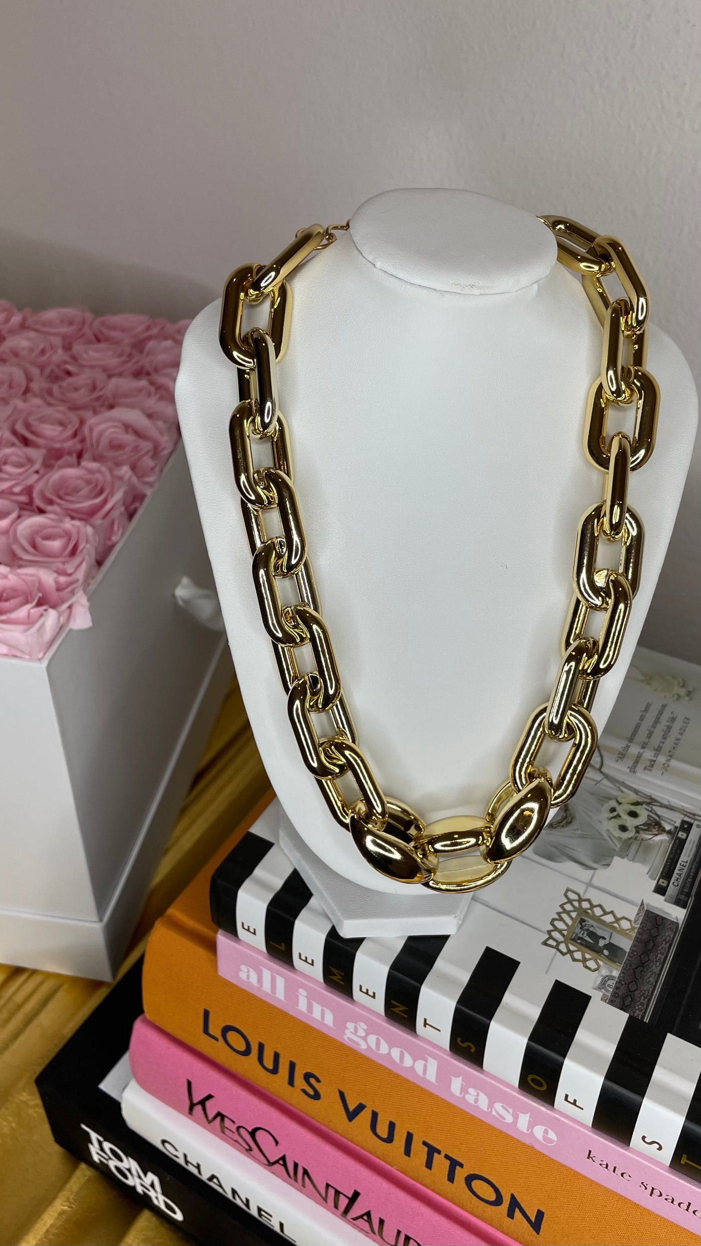 LUXE CHAIN